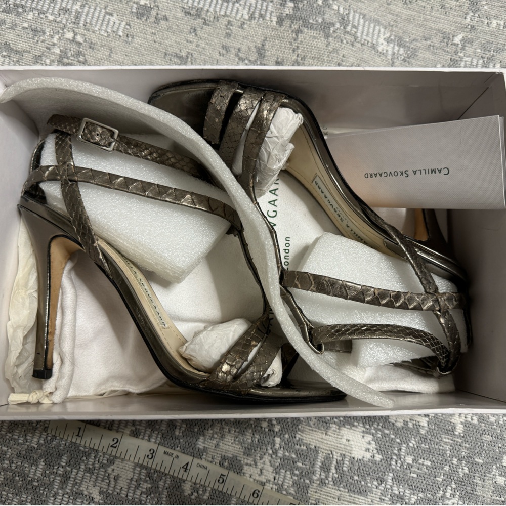 Camilla Skovgaard -Victory strap thong python stiletto-